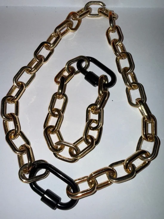 Allie+Bess Joan Gold tone Chain Link Necklace and Bracelet Set (2nd listing) - Picture 3 of 16